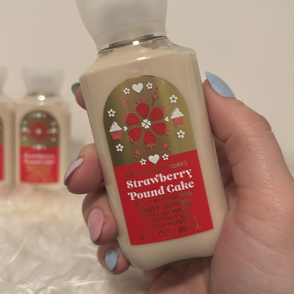 3 Strawberry Pound Cake Travel Lotions from Bath & Body Works 🍓 - Picture 3 of 4